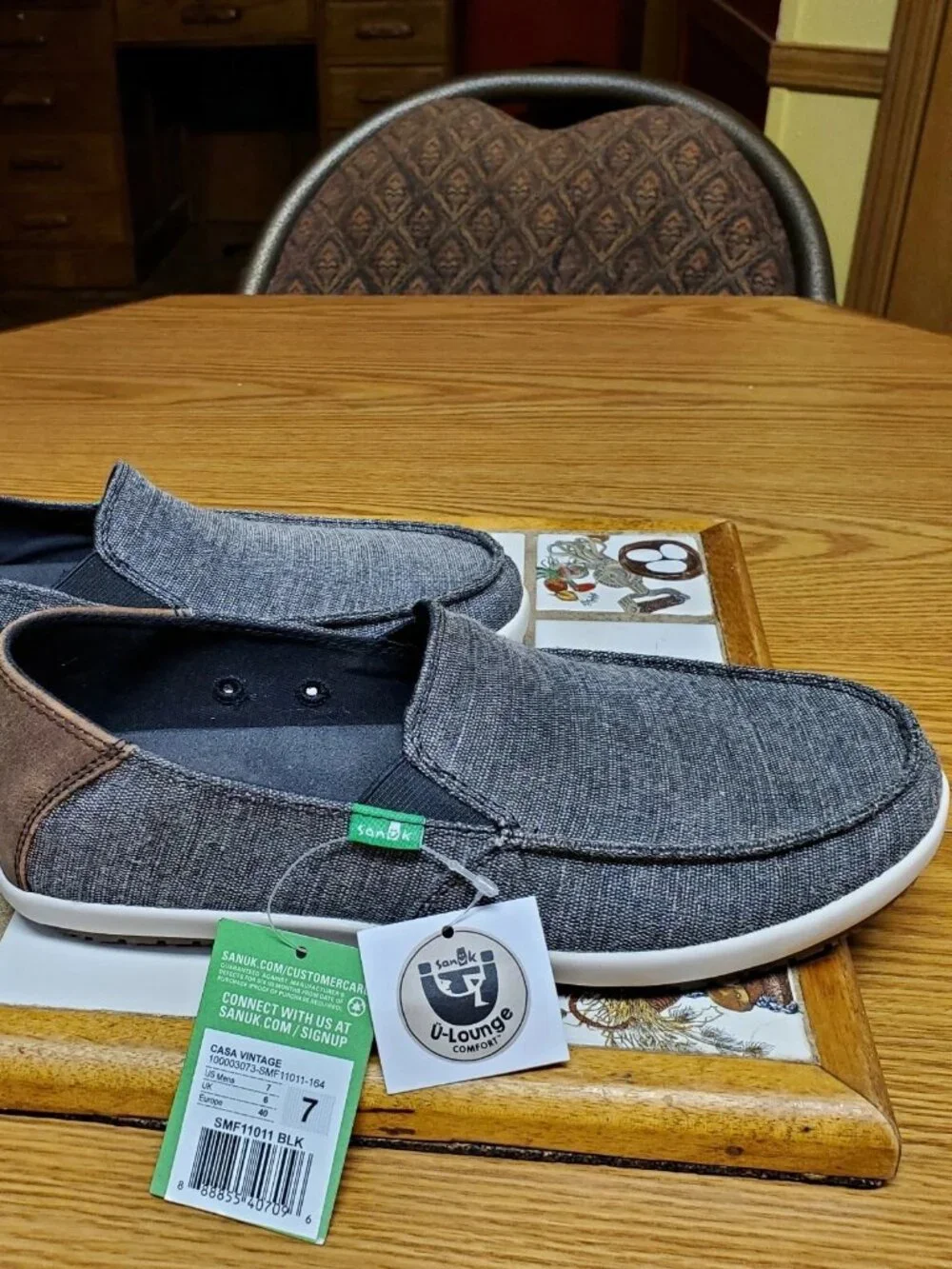 NWT Sanuk Casa Slip On Gray w/Brown Heel Mens Size 7 (S6)